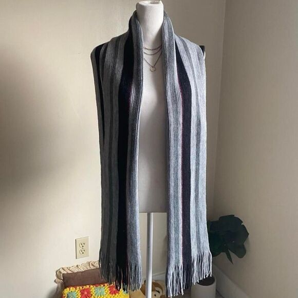 Y2K gray striped scarf - Picture 8 of 8